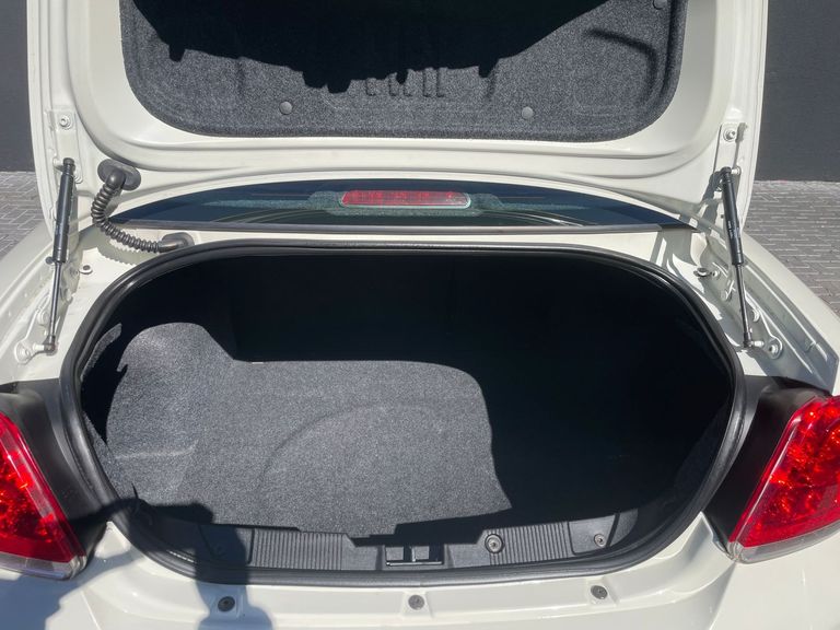 Fiat LINEA ABSOLUTE 1.9/1.8 Flex Dualogic 4p