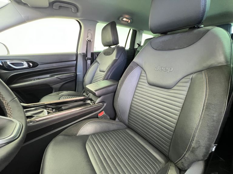 Jeep Commander Limited T270 1.3 TB Flex Aut.