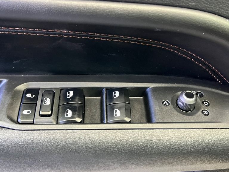 Jeep Commander Limited T270 1.3 TB Flex Aut.