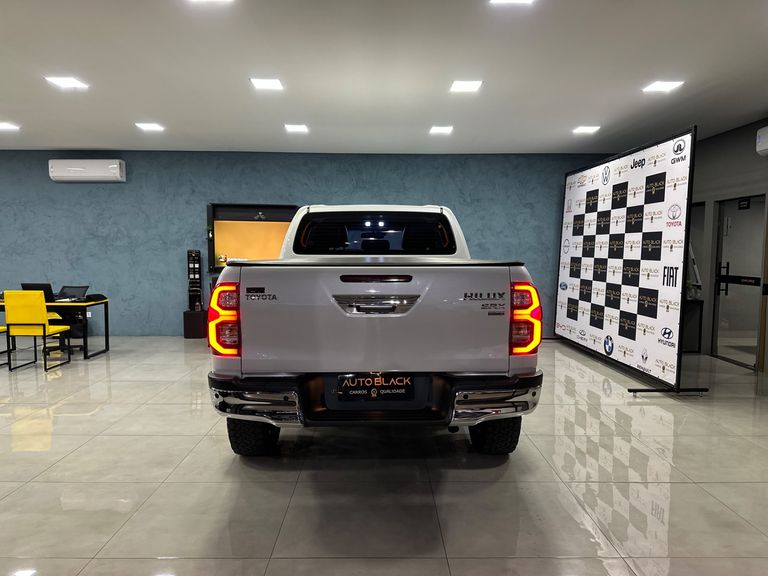 Toyota Hilux CD SRX Plus 4x4 2.8 TDI Die. Aut.