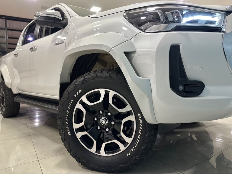 Toyota Hilux CD SRX Plus 4x4 2.8 TDI Die. Aut.