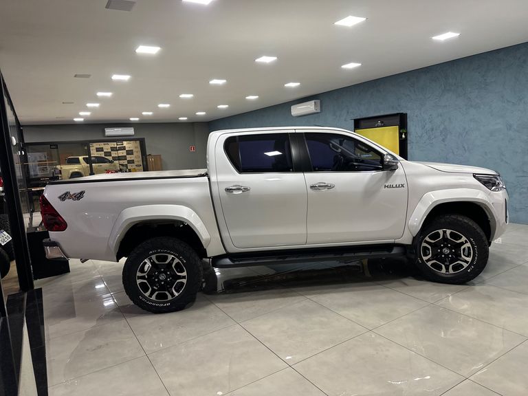 Toyota Hilux CD SRX Plus 4x4 2.8 TDI Die. Aut.