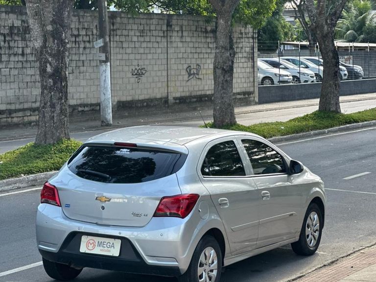 Chevrolet ONIX HATCH LT 1.0 8V FlexPower 5p Mec.