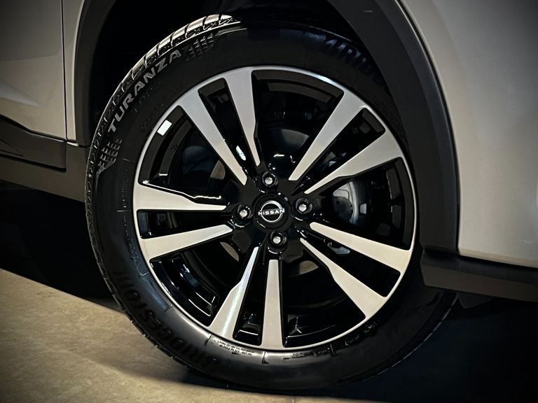 Nissan KICKS Play Sense 1.6 16V Flex Aut.