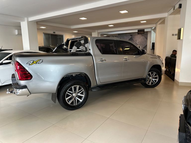 Toyota Hilux CD SRV 4x4 2.7 Flex 16V Aut.
