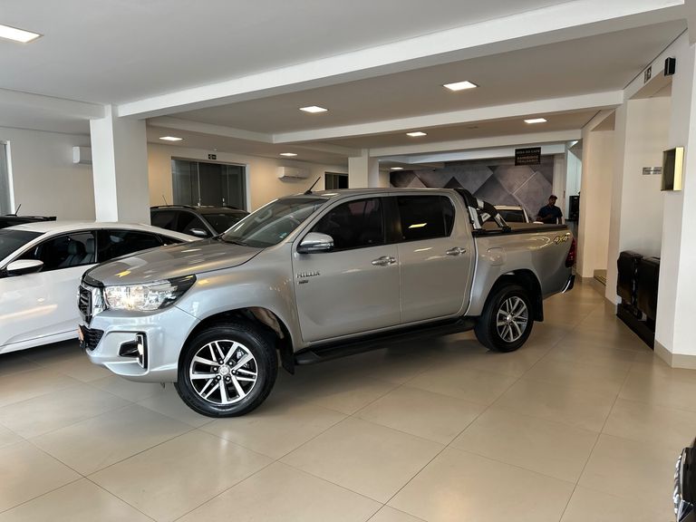 Toyota Hilux CD SRV 4x4 2.7 Flex 16V Aut.