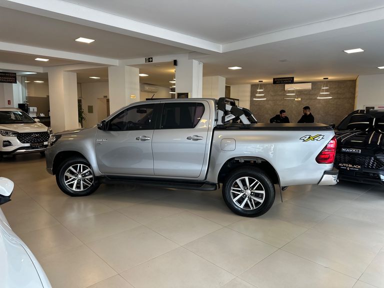 Toyota Hilux CD SRV 4x4 2.7 Flex 16V Aut.