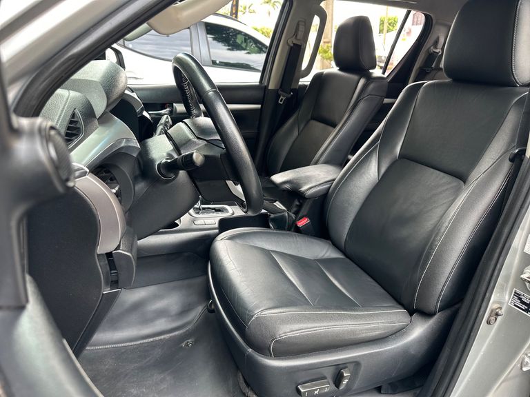 Toyota Hilux CD SRV 4x4 2.7 Flex 16V Aut.