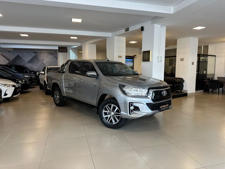 Toyota Hilux CD SRV 4x4 2.7 Flex 16V Aut.