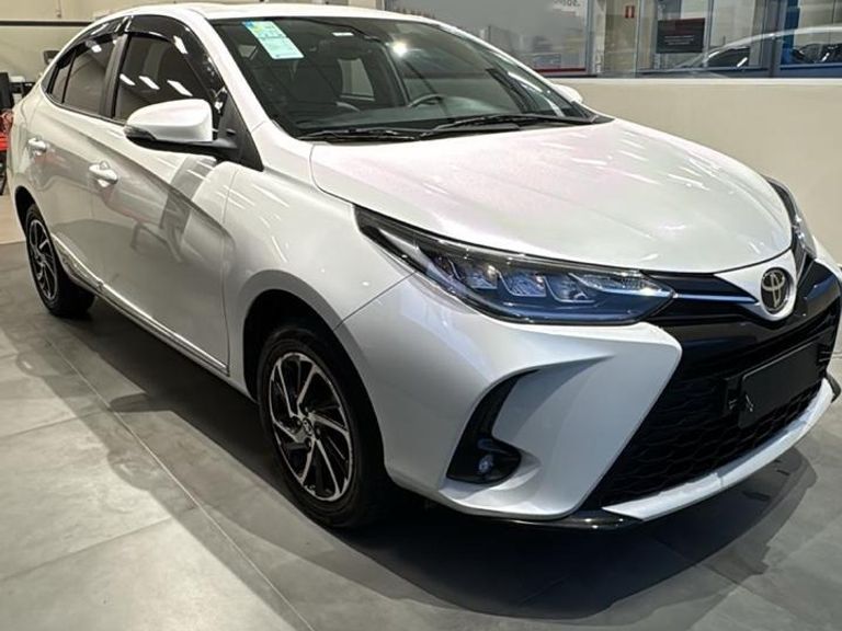 Toyota YARIS XLS Sedan 1.5 Flex 16V 4p Aut.