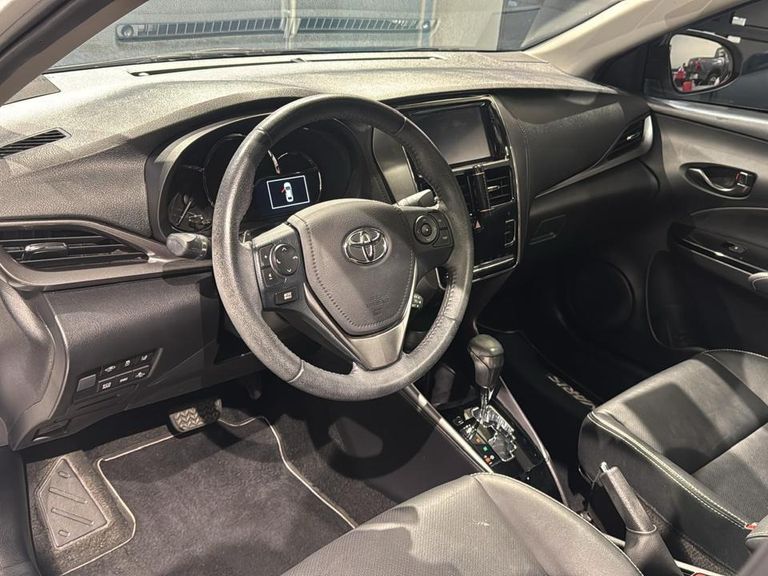 Toyota YARIS XLS Sedan 1.5 Flex 16V 4p Aut.