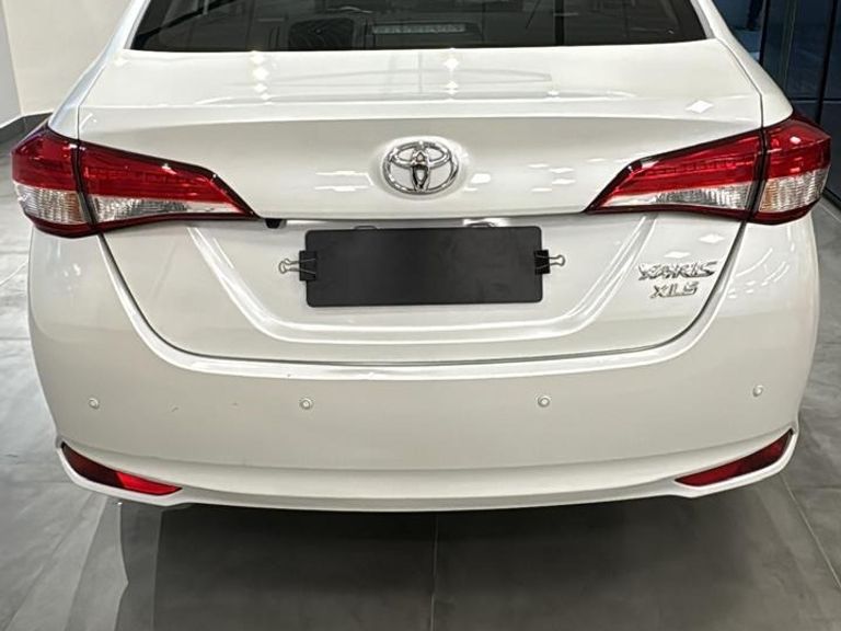 Toyota YARIS XLS Sedan 1.5 Flex 16V 4p Aut.