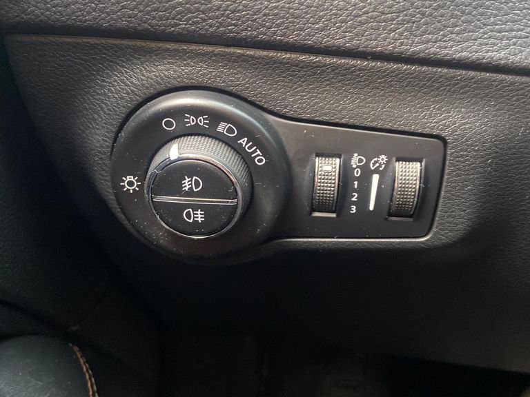 Jeep COMPASS LONGITUDE 2.0 4x2 Flex 16V Aut.