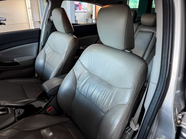 Honda Civic Sedan LXS 1.8/1.8 Flex 16V Aut. 4p