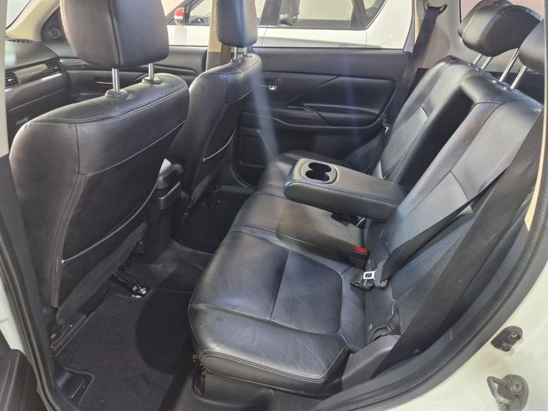 Mitsubishi OUTLANDER 2.0 16V 160cv Aut.