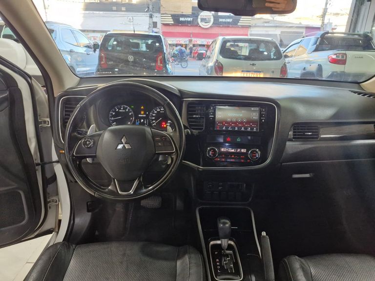 Mitsubishi OUTLANDER 2.0 16V 160cv Aut.