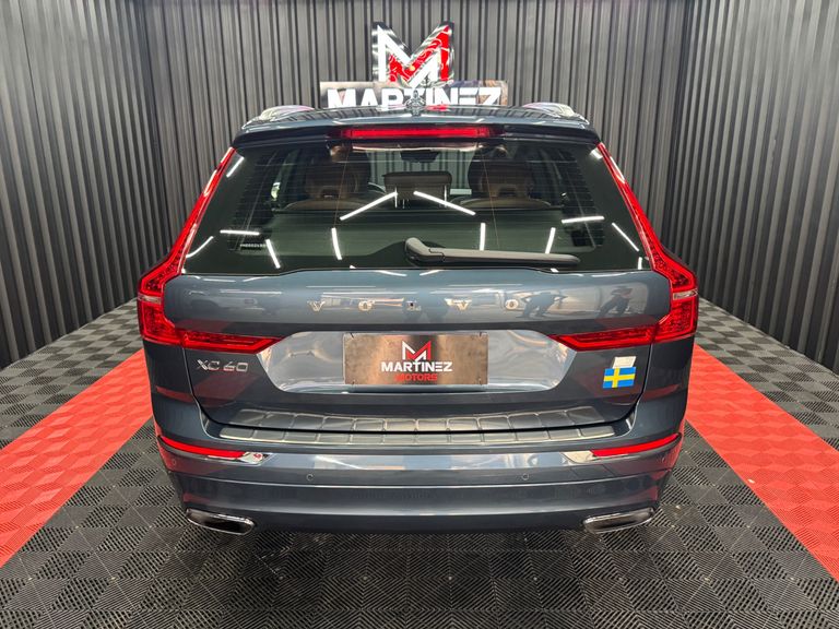 Volvo XC 60 T-8 MOMENTUM 2.0 (Híbrido)
