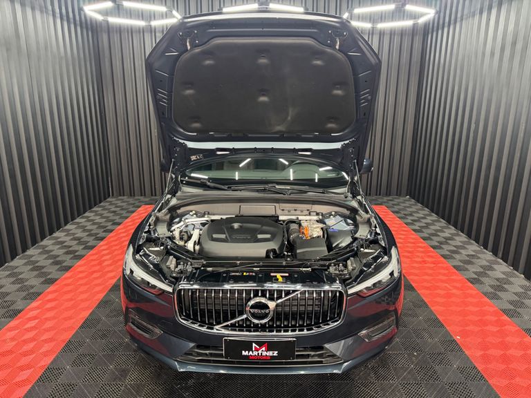 Volvo XC 60 T-8 MOMENTUM 2.0 (Híbrido)