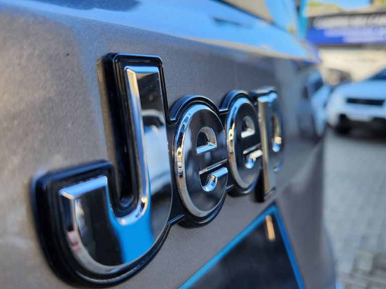 Jeep Renegade Longitude 1.8 4x2 Flex 16V Aut.