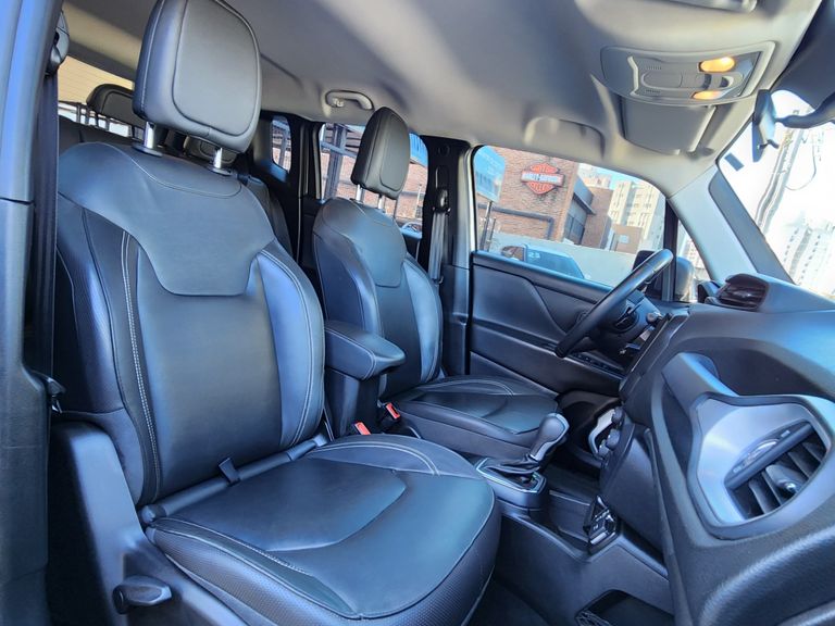 Jeep Renegade Longitude 1.8 4x2 Flex 16V Aut.