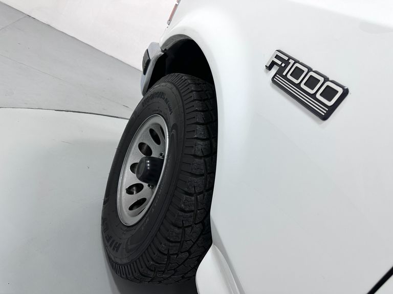 Ford F-1000 XL 4.9i
