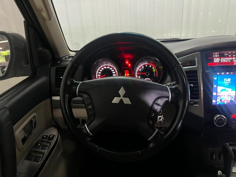 Mitsubishi Pajero HPE Full 3.2 4x4 T.I.Dies. 5p Aut