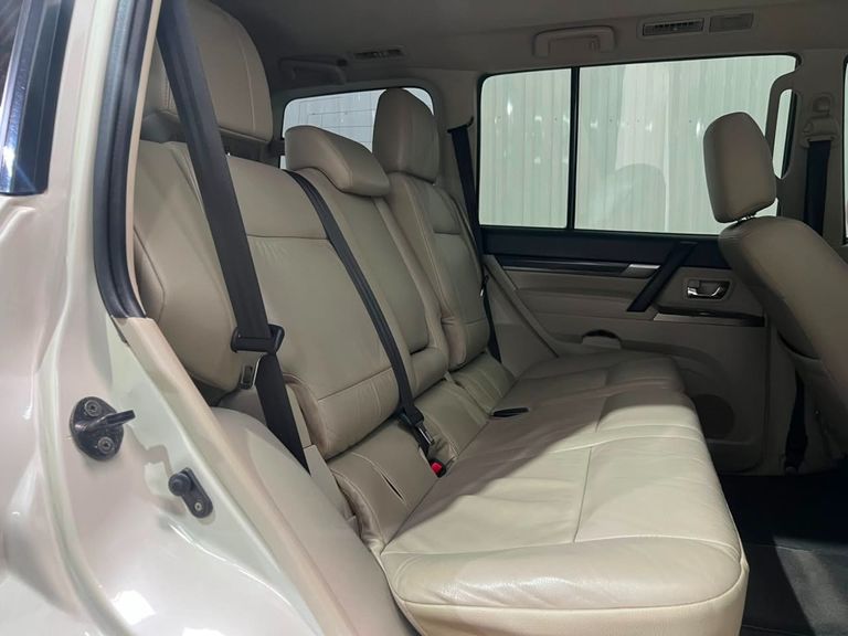 Mitsubishi Pajero HPE Full 3.2 4x4 T.I.Dies. 5p Aut