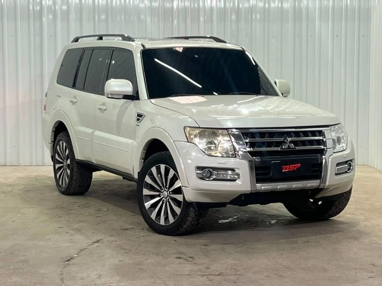 Mitsubishi Pajero HPE Full 3.2 4x4 T.I.Dies. 5p Aut