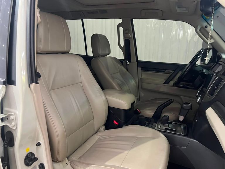 Mitsubishi Pajero HPE Full 3.2 4x4 T.I.Dies. 5p Aut