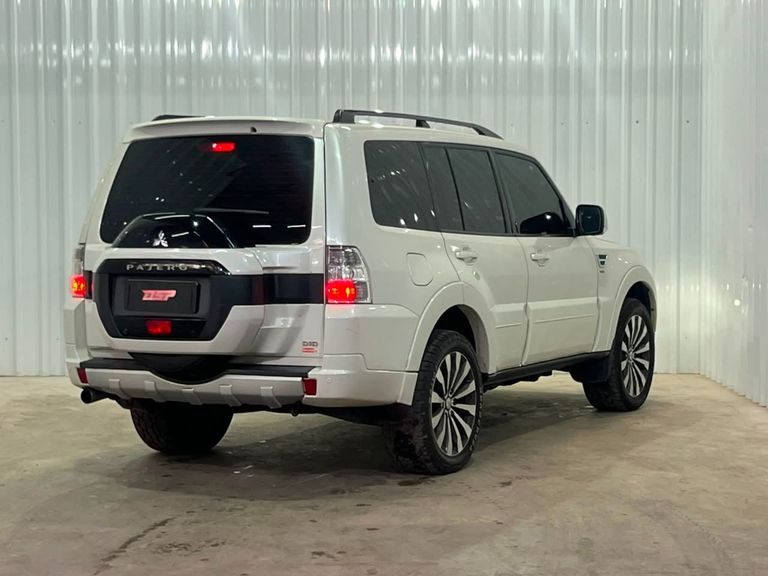 Mitsubishi Pajero HPE Full 3.2 4x4 T.I.Dies. 5p Aut
