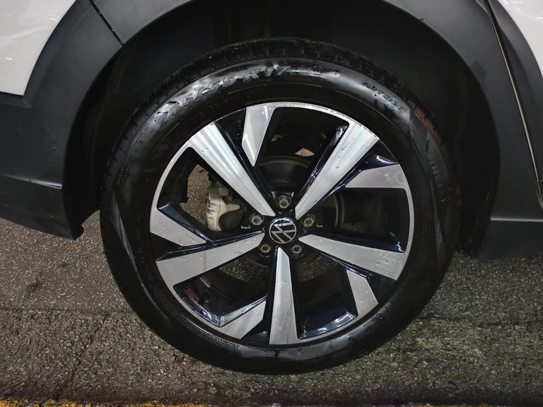 VolksWagen Nivus Highline 1.0 200 TSI Flex Aut.