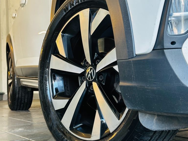 VolksWagen Nivus Highline 1.0 200 TSI Flex Aut.