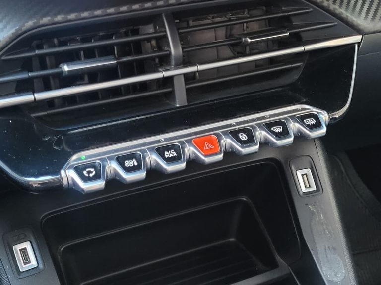 Peugeot 208 Like 1.0 Flex 6V 5p Mec.