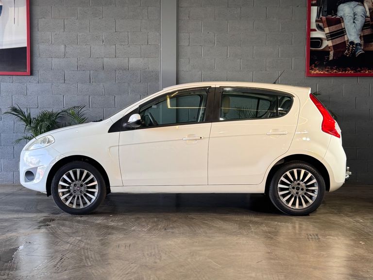 Fiat Palio ESSENCE 1.6 Flex 16V 5p