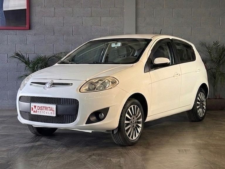 Fiat Palio ESSENCE 1.6 Flex 16V 5p