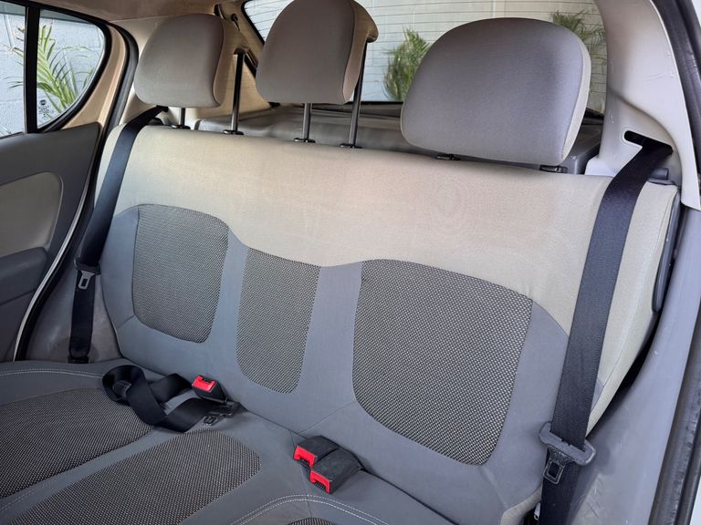 Fiat Palio ESSENCE 1.6 Flex 16V 5p