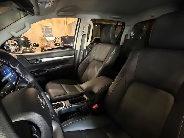Toyota Hilux CD SRX 4x4 2.8 TDI 16V Diesel Aut.