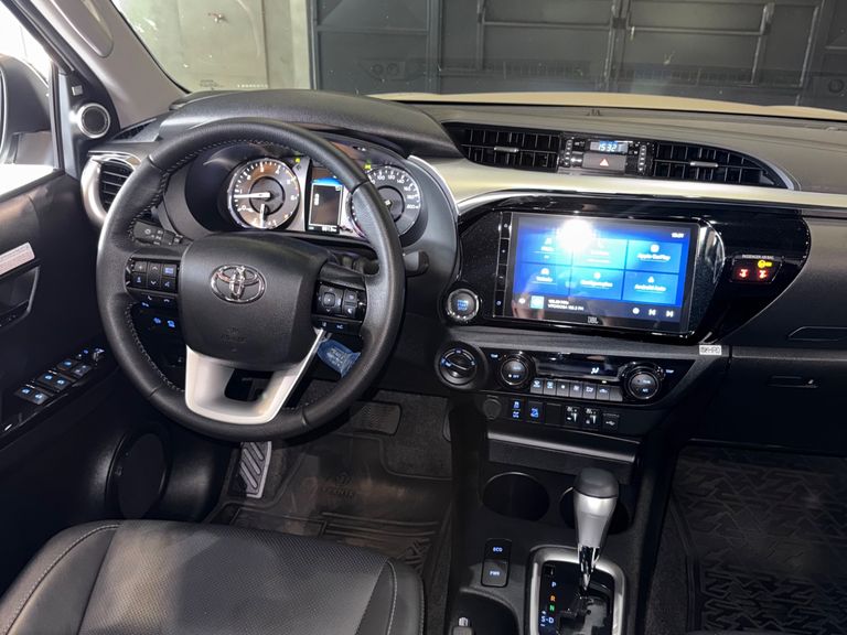 Toyota Hilux CD SRX 4x4 2.8 TDI 16V Diesel Aut.