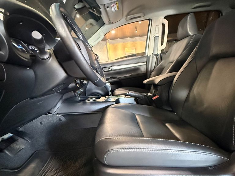 Toyota Hilux CD SRX 4x4 2.8 TDI 16V Diesel Aut.