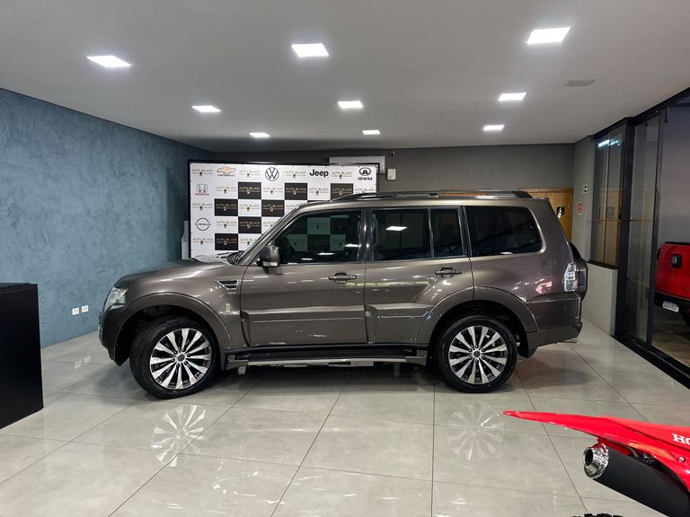 Mitsubishi Pajero 3.2 4x4 T.I. Dies. 5p Aut