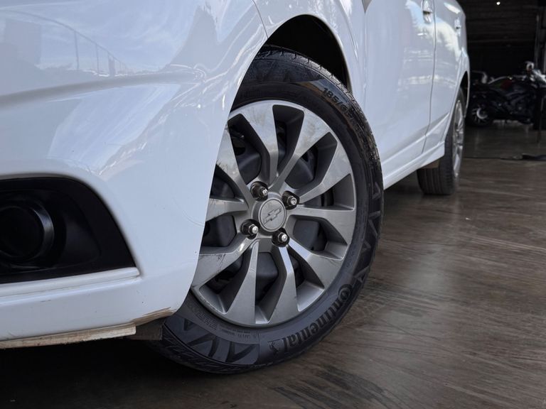Chevrolet ONIX SEDAN Plus LT 1.0 12V Flex 4p Mec.