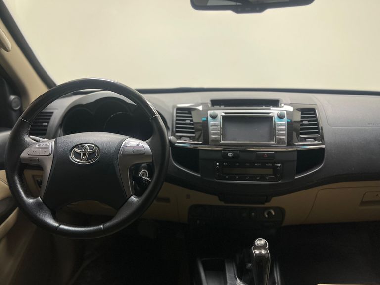 Toyota Hilux SW4 SRV D4-D 4x4 3.0 TDI Dies. Aut