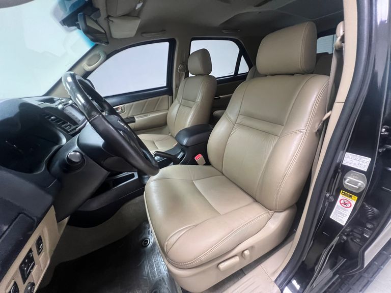 Toyota Hilux SW4 SRV D4-D 4x4 3.0 TDI Dies. Aut