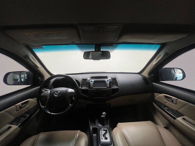 Toyota Hilux SW4 SRV D4-D 4x4 3.0 TDI Dies. Aut