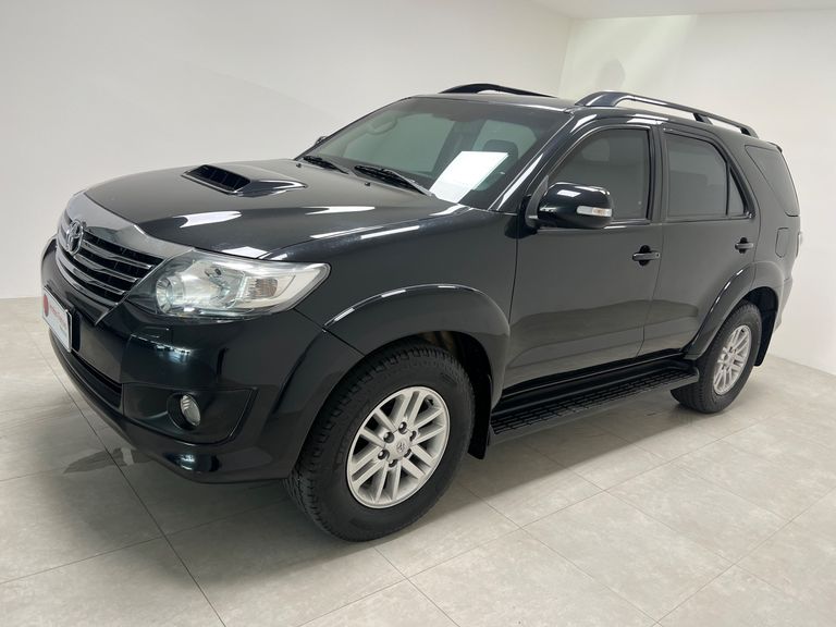 Toyota Hilux SW4 SRV D4-D 4x4 3.0 TDI Dies. Aut
