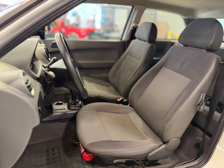 VolksWagen Gol City (Trend) 1.0 Mi Total Flex 8V 2p