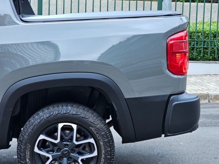 RAM RAMPAGE REBEL HURR.4 2.0 TB CD 4X4 Aut.