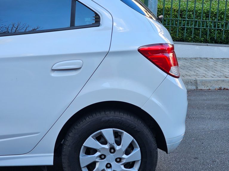 Chevrolet ONIX HATCH LS 1.0 8V FlexPower 5p Mec.