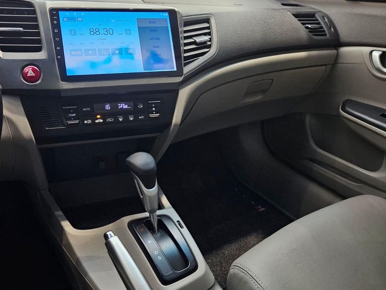 Honda Civic Sedan LXR 2.0 Flexone 16V Aut. 4p