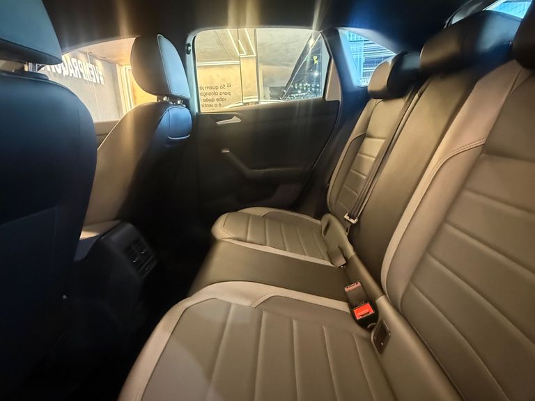 VolksWagen Nivus Highline 1.0 200 TSI Flex Aut.